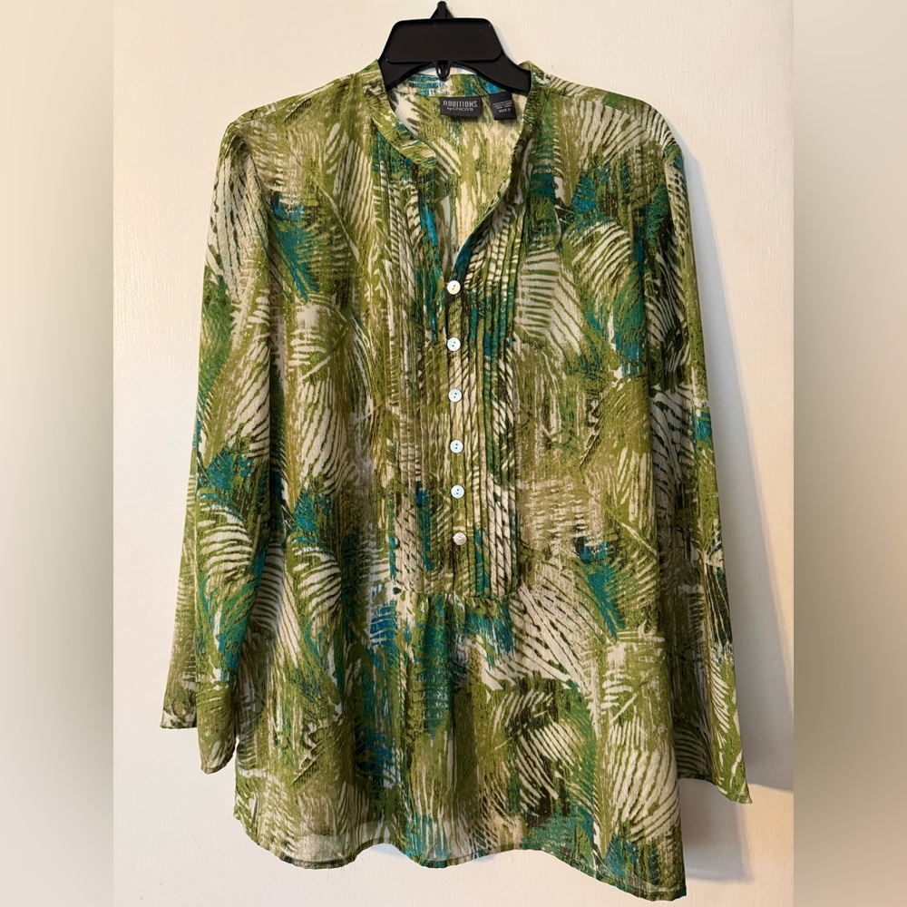 Chico’s Tropical Palms Top Size 2